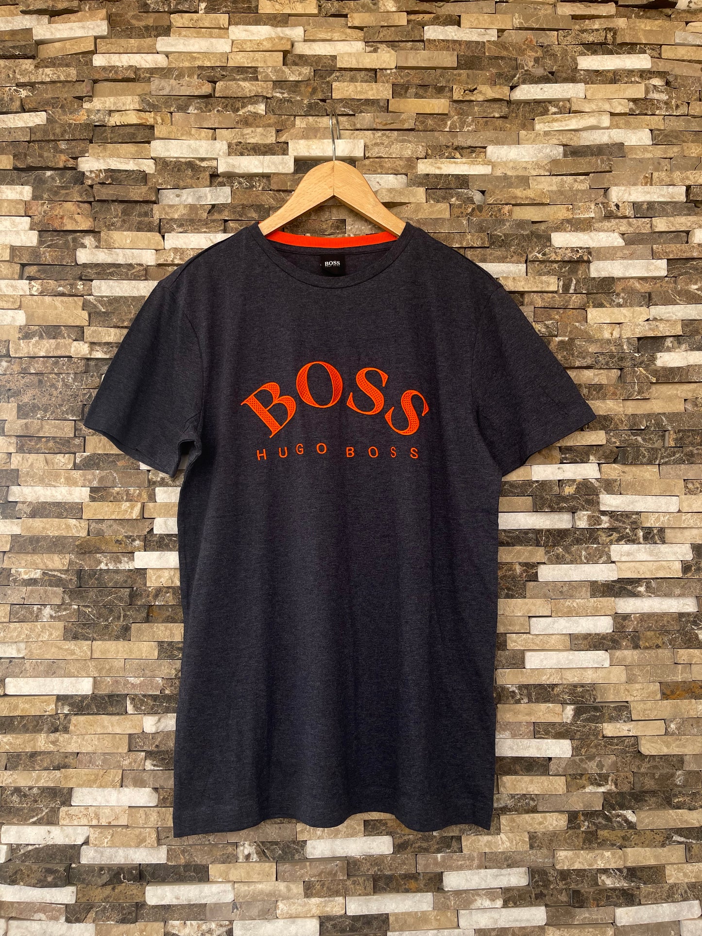 Hugo Boss Original 💯 Men Tshirt