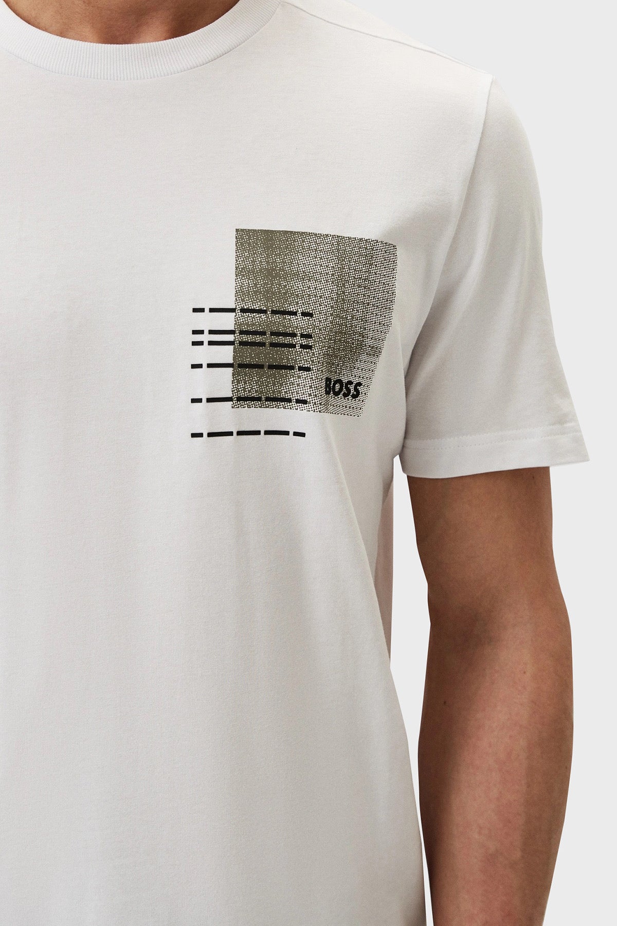 Hugo Boss Original 💯 Men Tshirt in white