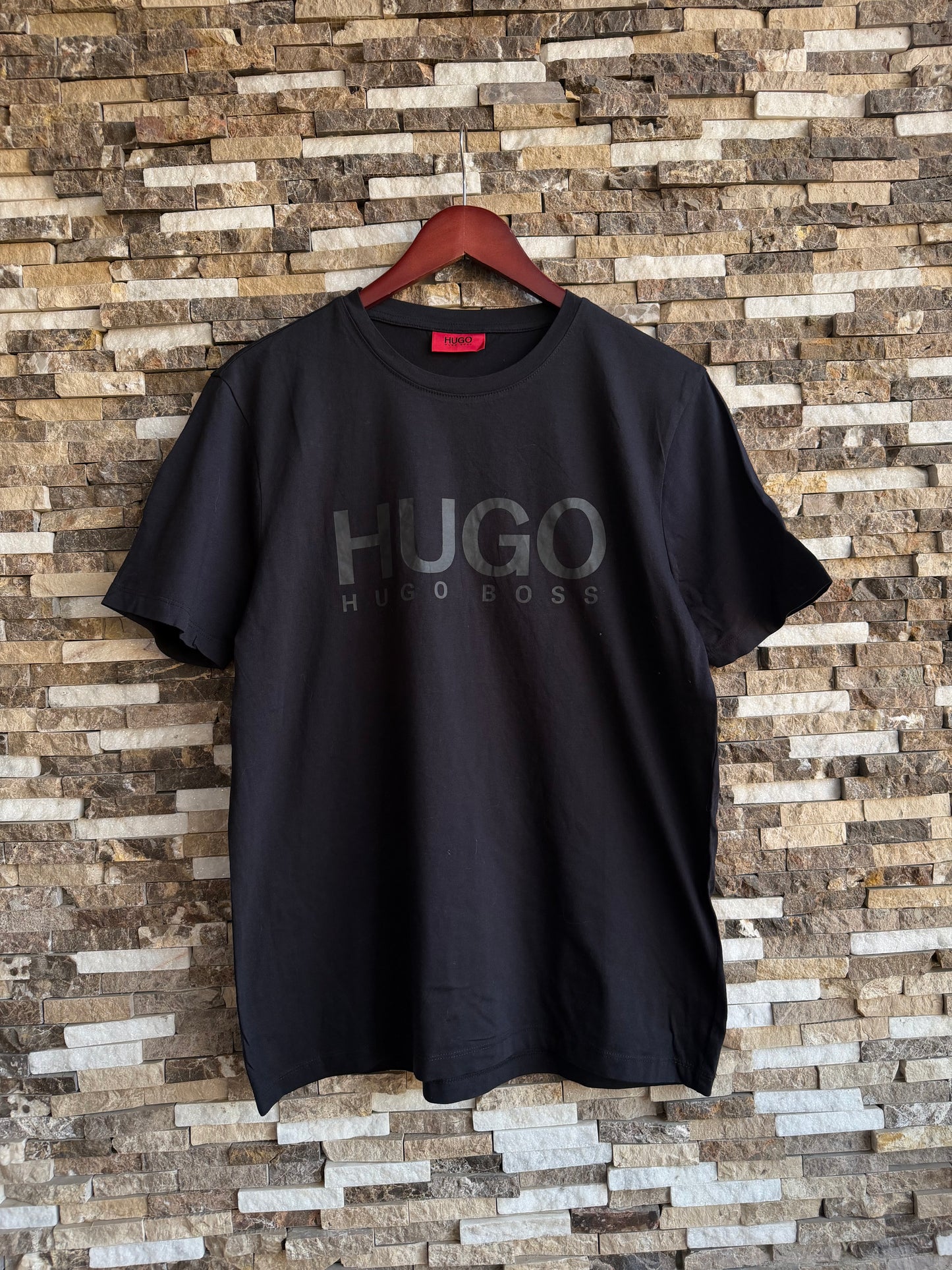 Hugo Boss Original 💯 Men Tshirt