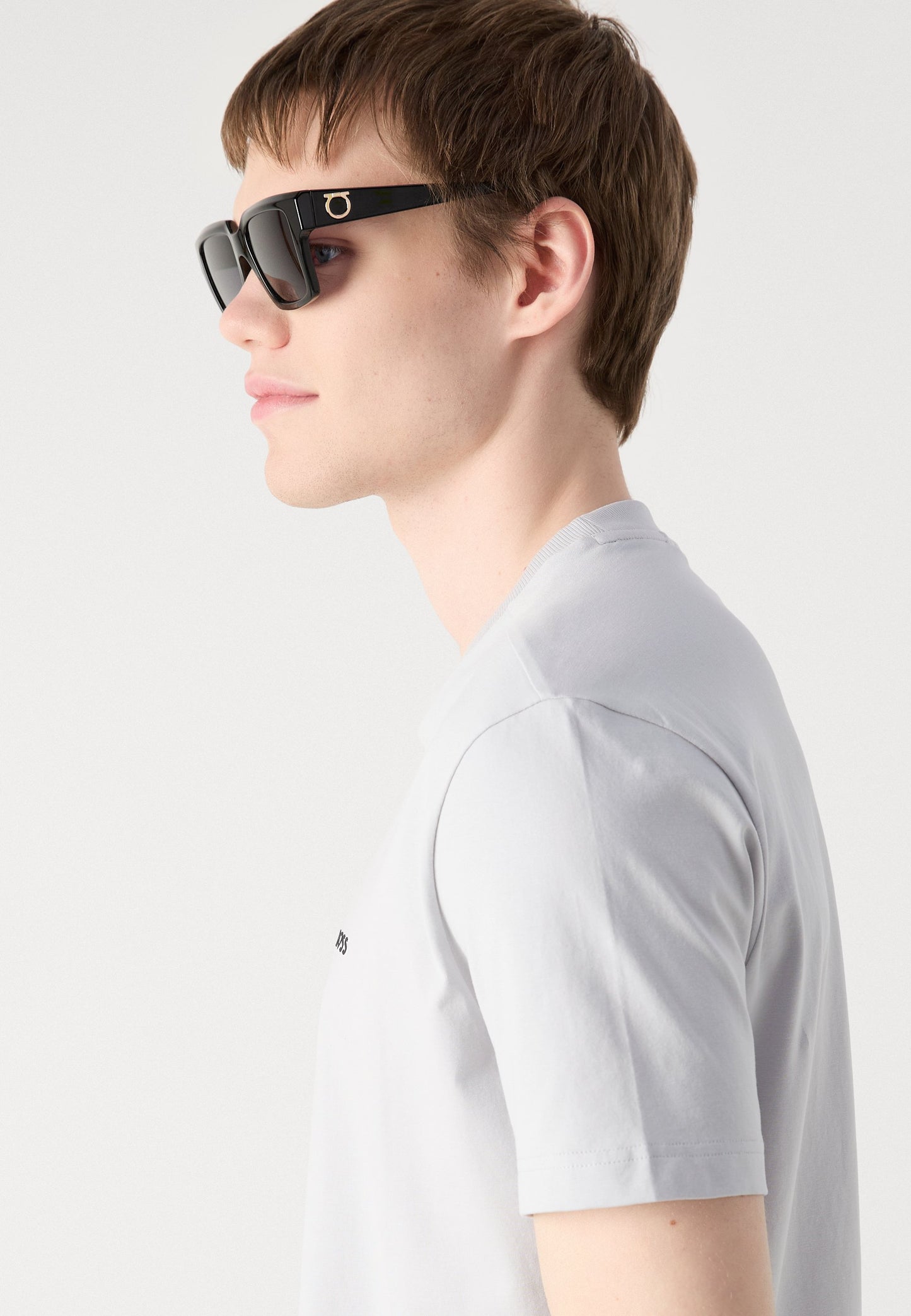 Hugo Boss Original 💯 Men Tshirt IN LIGHT GREY