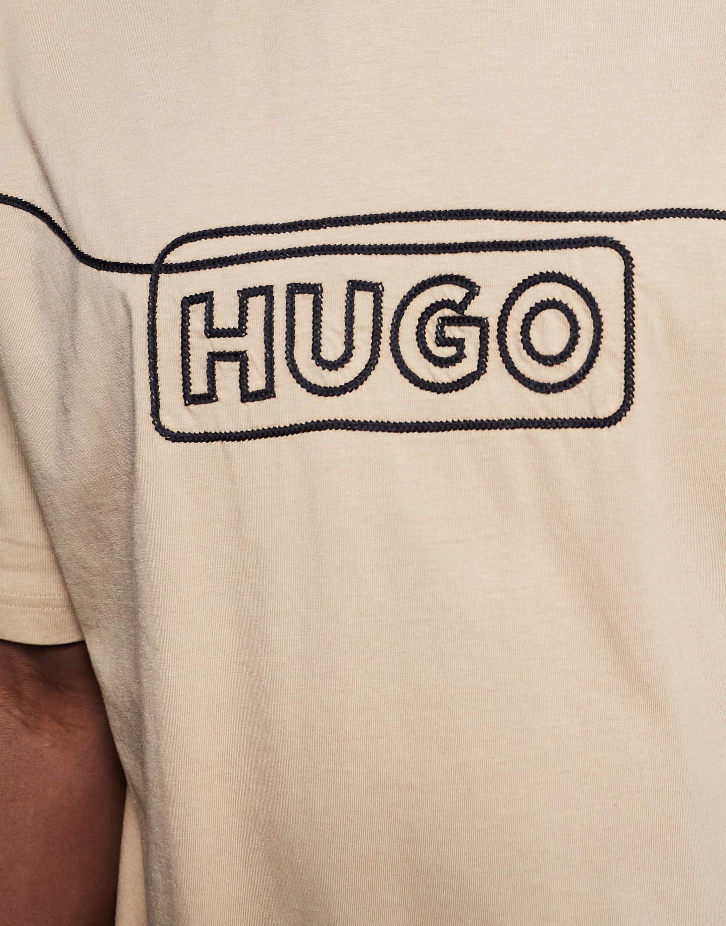 Hugo Boss Original 💯 Men Tshirt ⚠️OVERSIZED
