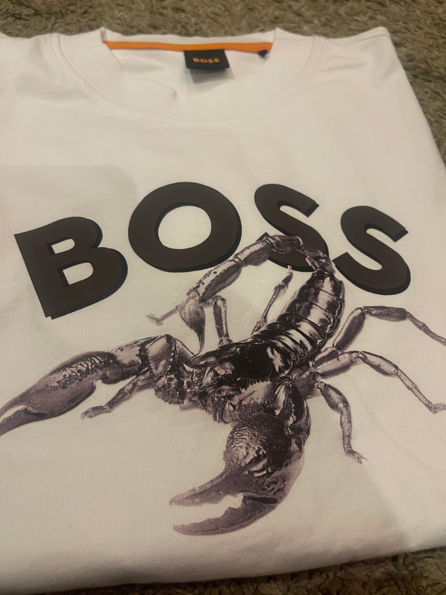 Hugo Boss Original 💯 Men Tshirt