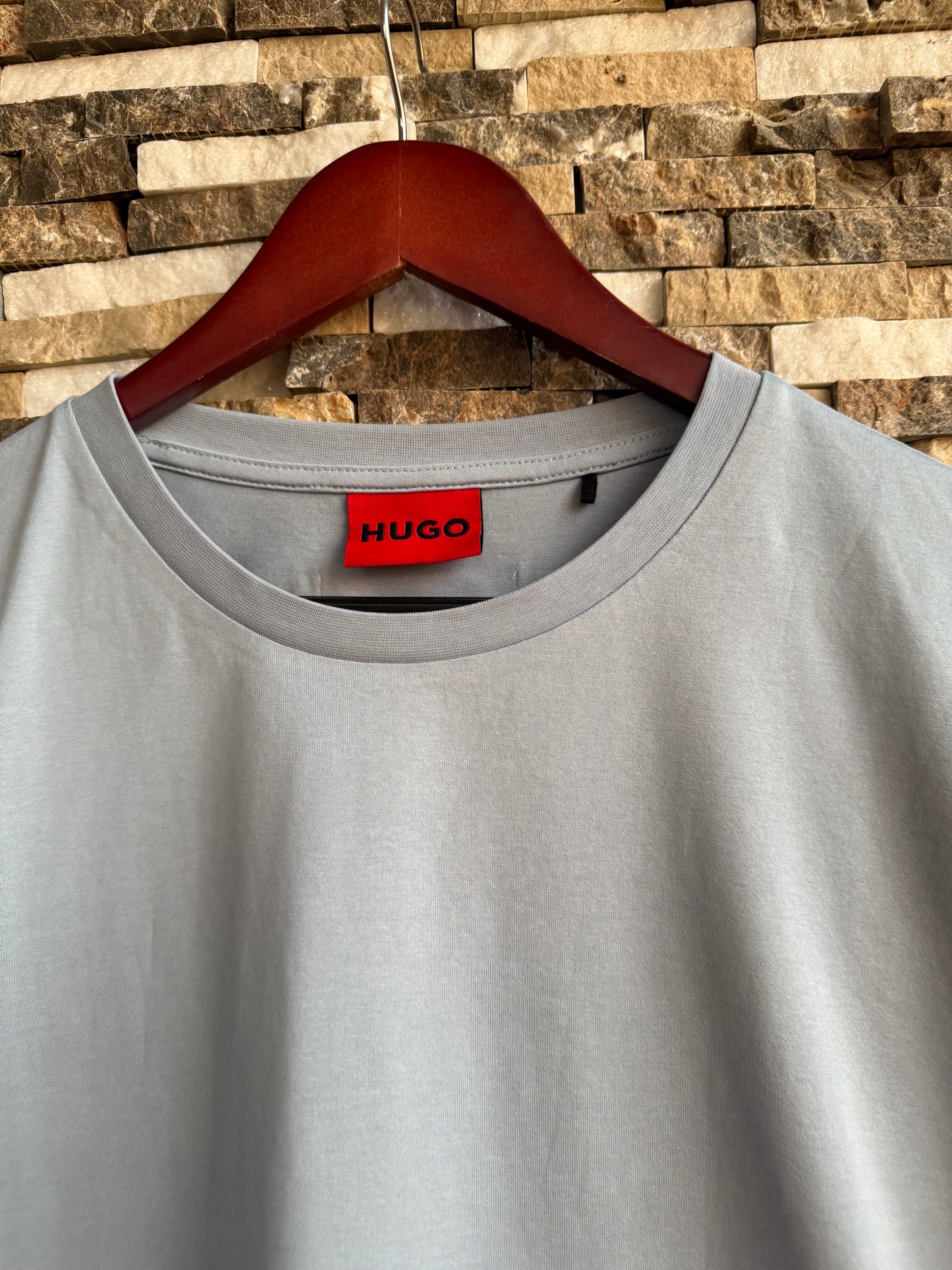Hugo Boss Original 💯 Men Tshirt Basic