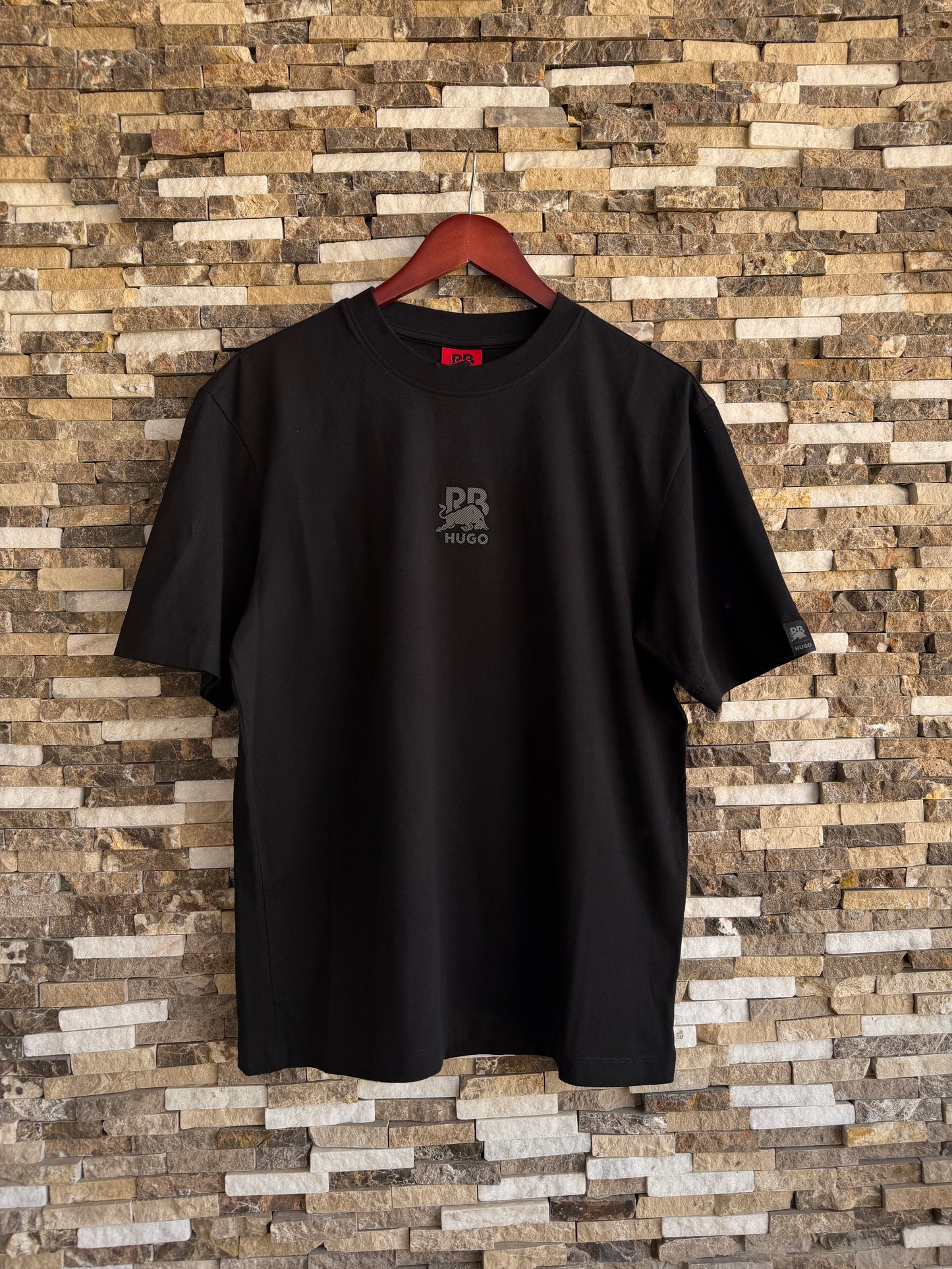 Hugo Boss Original 💯 Men Tshirt Oversized تلبيس واسع