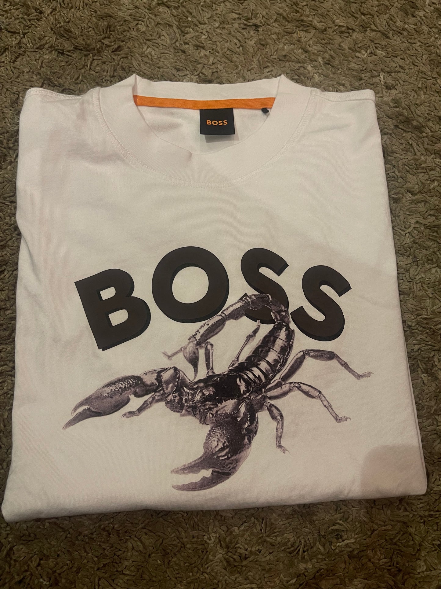 Hugo Boss Original 💯 Men Tshirt